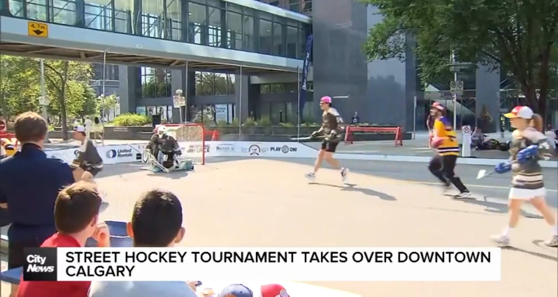 Street hockey tournament takes over downtown Calgary