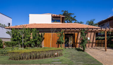 MFA House / Simone Jazbik Arquitetura