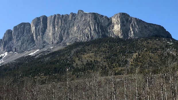 Hiker dies falling from Mount Yamnuska in Kananaskis Country