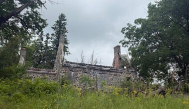 Future of 18th-century farmhouse sparks debate in Montreal's West Island
