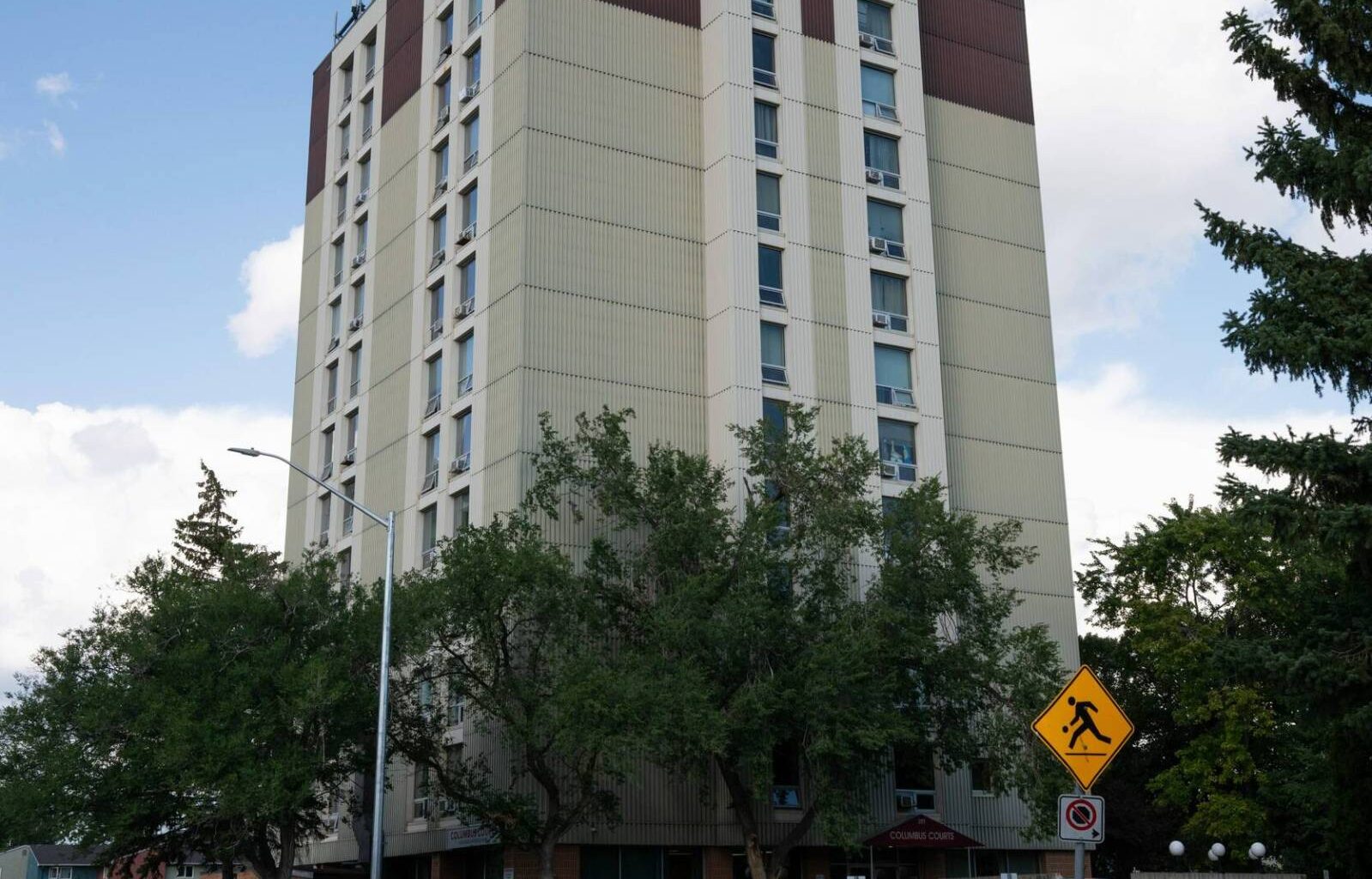 Fear and loathing in bedbug-infested seniors building – Winnipeg Free Press