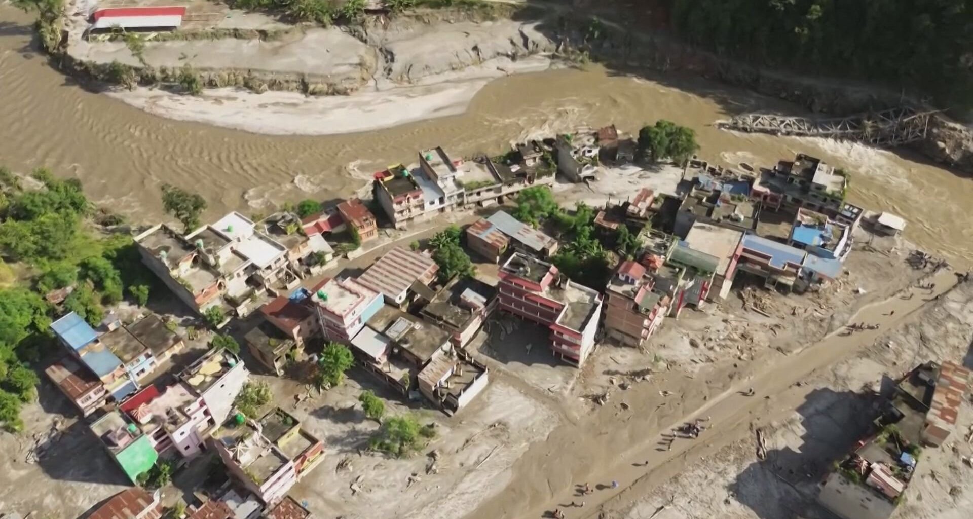 Catastrophic flood in Nepal kills hundreds, more than 1,300 remain missing