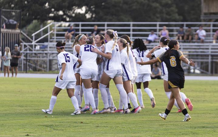 Women's Soccer Scores Seven in Rout of Lady Hornets