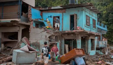 Lake formed from debris poses new threat in Nepal, with death toll from floods over 530