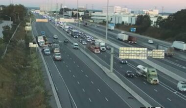 Timelapse captures Hwy. 401 shut down in Mississauga after truck fire