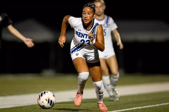 Ayandele scores twice in season opening win for women's soccer