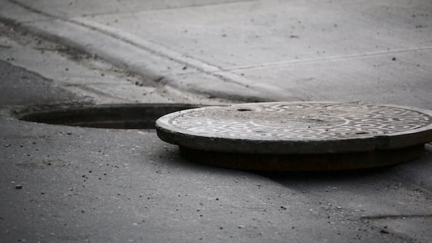 Calgary police arrest 4 in copper wire thefts as telecoms grapple with growing issue