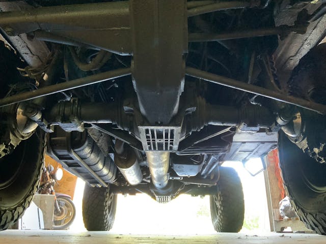 1990 Steyr-Puch Pinzgauer undercarriage