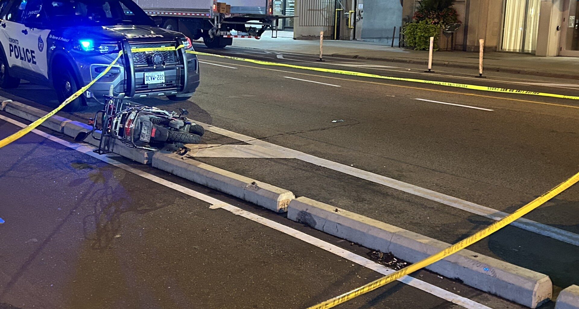 Toronto police officer shot during robbery call