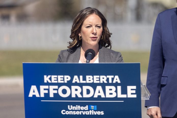 UCP candidates Rebecca Shaw and Brian Jean hold a press conference blasting the NDP's plan for a net-zero electricity grid by 2035.