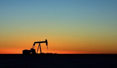 US Oil Drillers Turn Cautious as WTI Holds Near $85 per Barrel