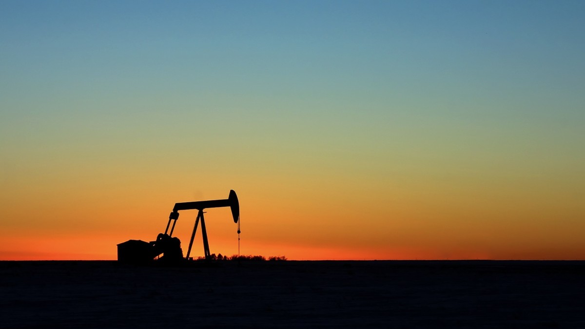 US Oil Drillers Turn Cautious as WTI Holds Near $85 per Barrel