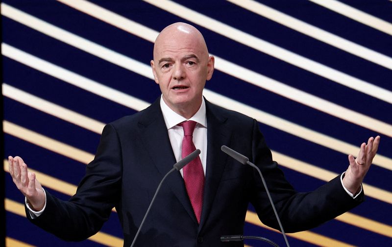 Soccer-FIFA chief Infantino’s position looks unacceptable, head of European leagues says