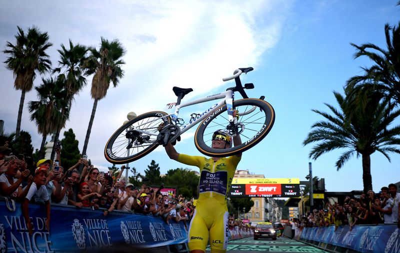 Cycling-Vollering delivers masterclass to secure second Tour de France Femmes title | WSAU News/Talk 550 AM · 99.9 FM