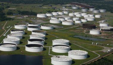 SPR Sinks Toward Operational Minimum as U.S. Crude Inventories Build