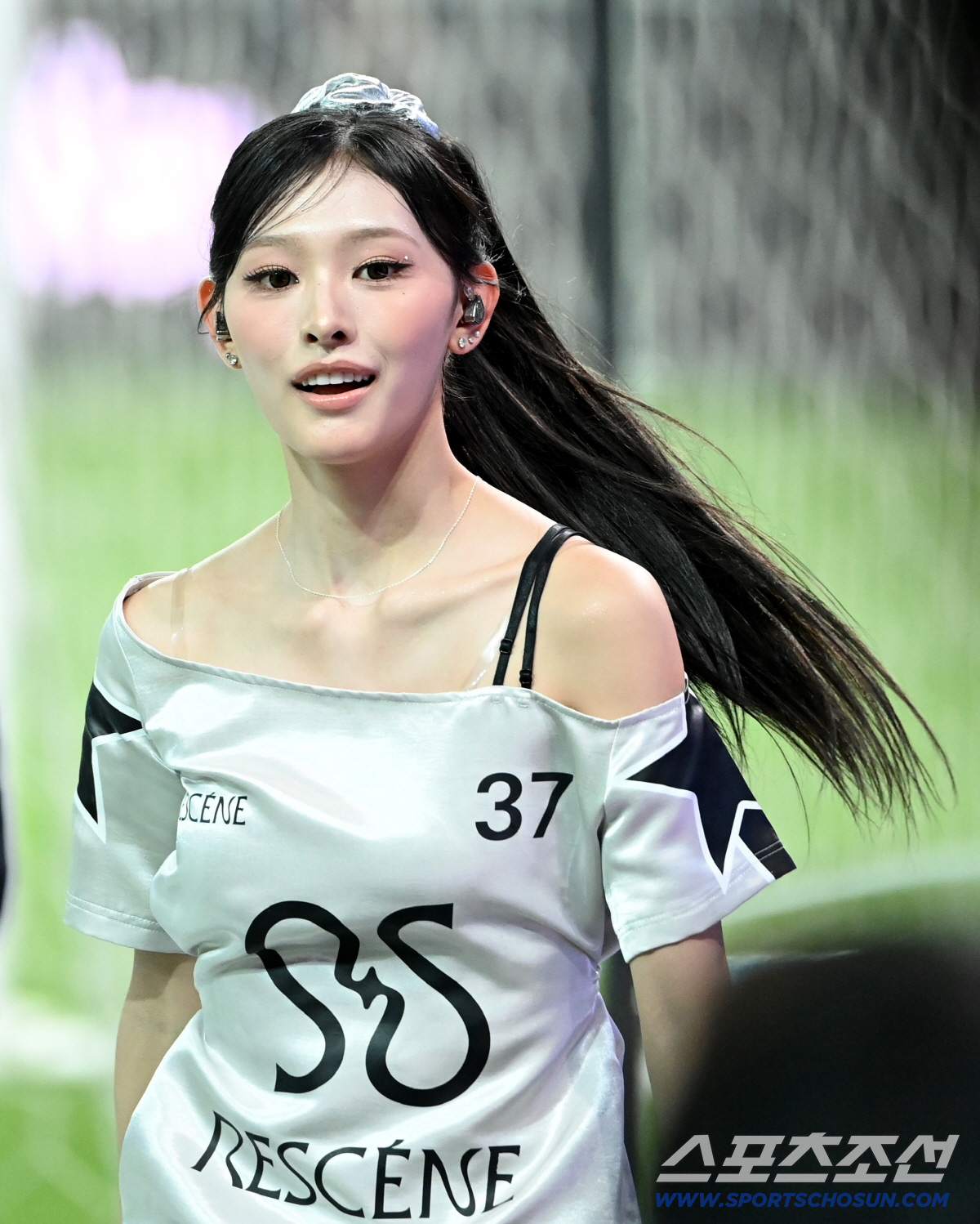 Minami Looks Beautiful Even on the Soccer Field Minami Looks Beautiful Even on the Soccer Field