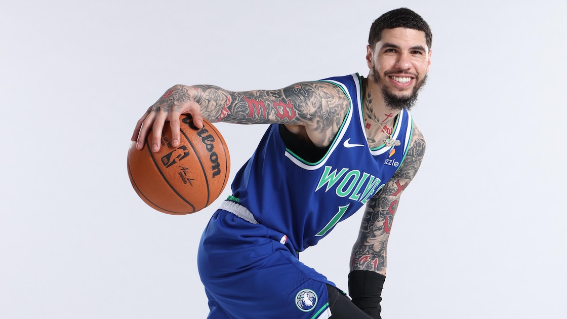 LaMelo Ball Signs His New Exclusive Shoes, Greets Fans in Puerto Rico Following Wolves-Hornets Trade