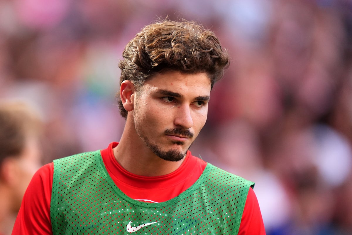 Transfer news LIVE: Liverpool make new £50m bid, Alvarez misses training