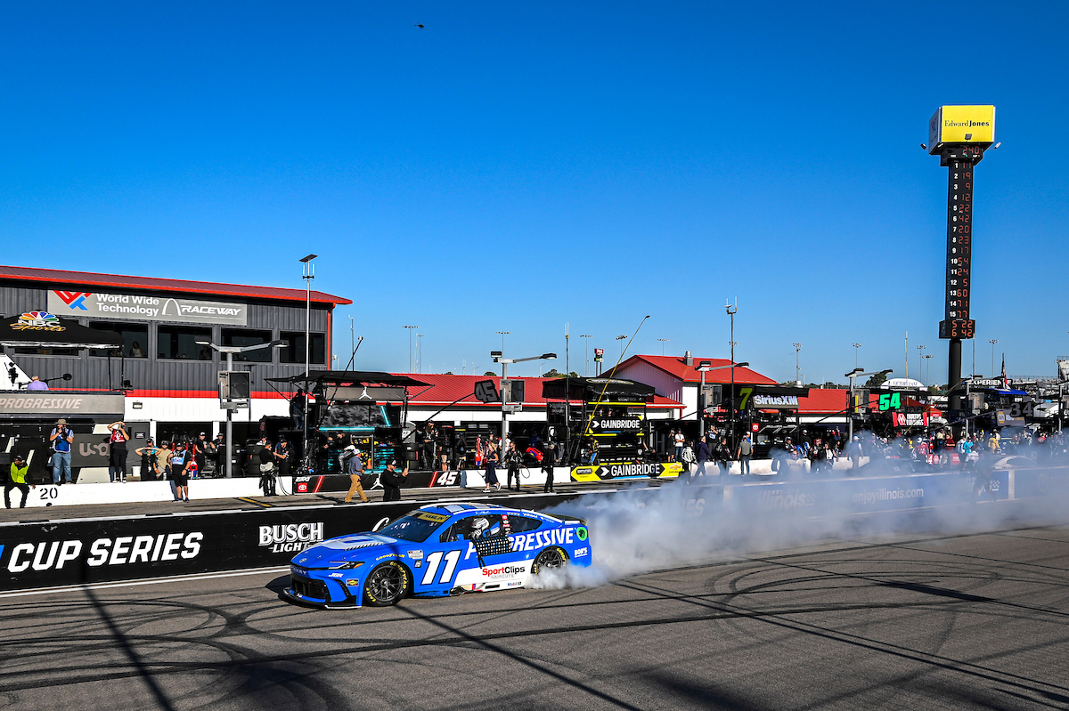 Credit: #11: Denny Hamlin, Joe Gibbs Racing, Progressive Toyota Camry, winner, celebration, burnout
