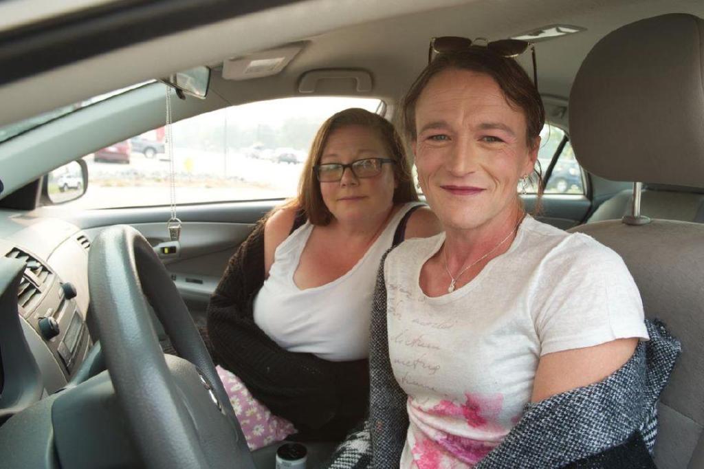 Salmon Arm couple urges businesses to put dignity before differences