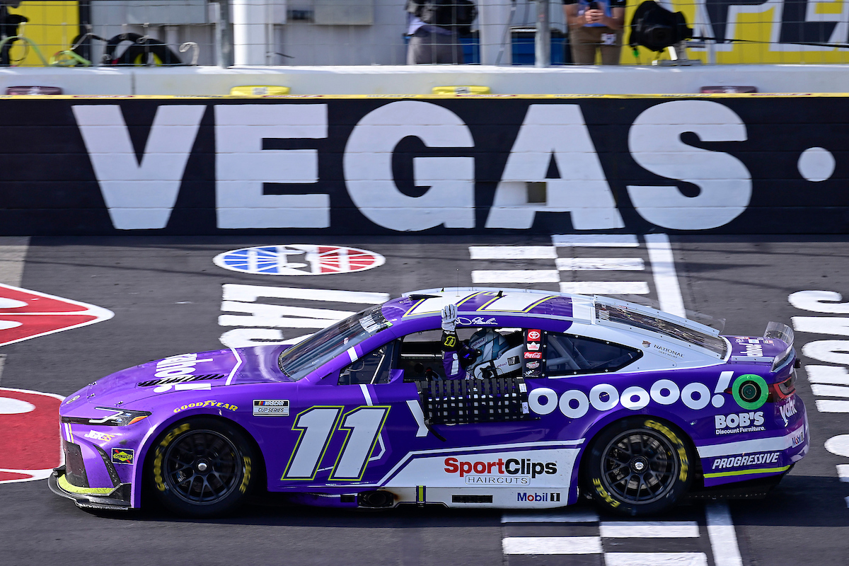 Credit: #11: Denny Hamlin, Joe Gibbs Racing, Yahoo! Toyota Camry