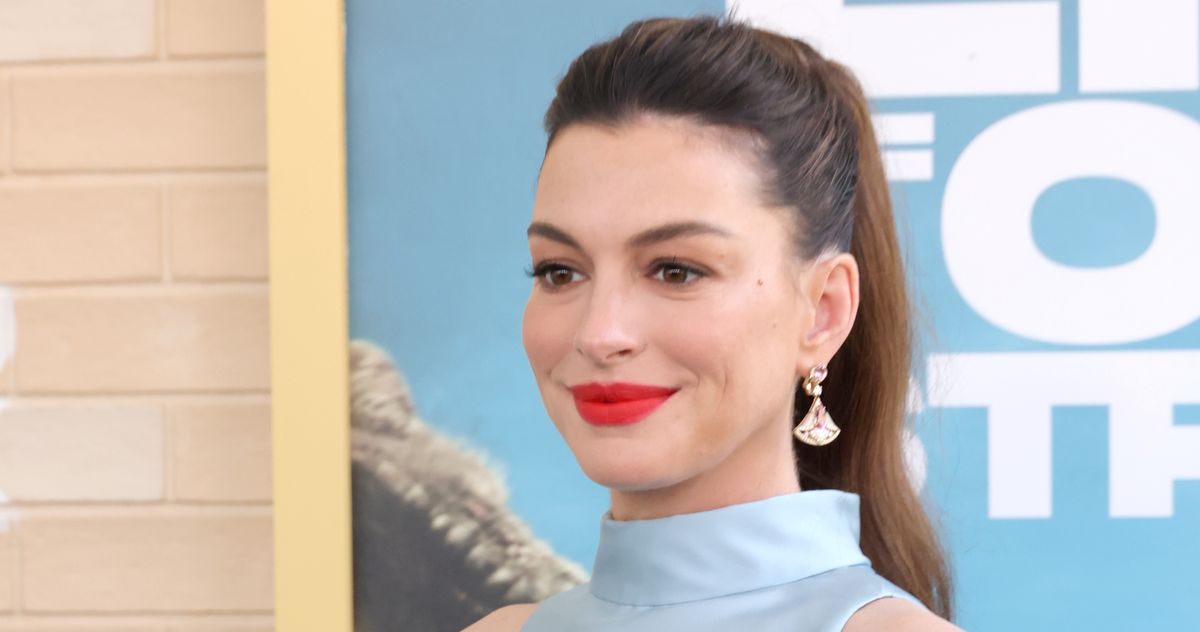 Anne Hathaway Debunked the Fake-Pregnancy Rumors
