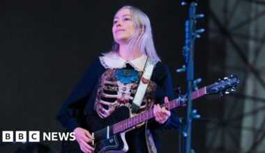 Phoebe Bridgers Lost Weekend: Planetarium album experience comes to Armagh - BBC