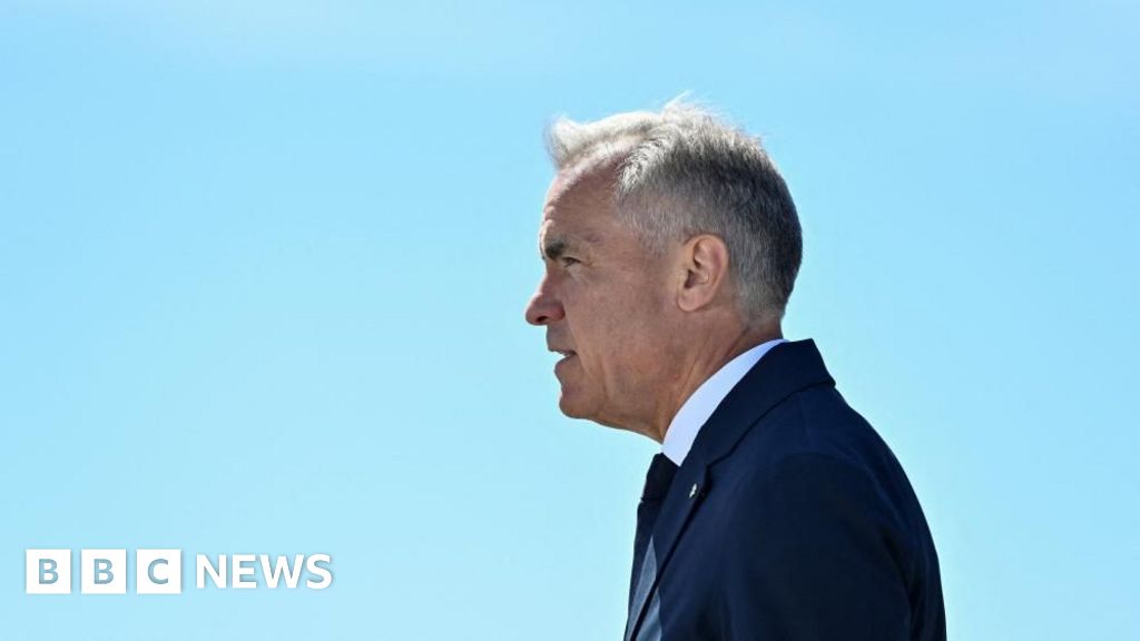 US-Canada trade talks 'intense' as new tariff deadline looms - BBC