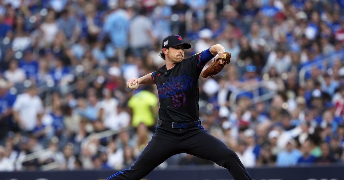 Alejandro Kirk homers, Shane Bieber in form as Toronto Blue Jays top New York Yankees in series opener