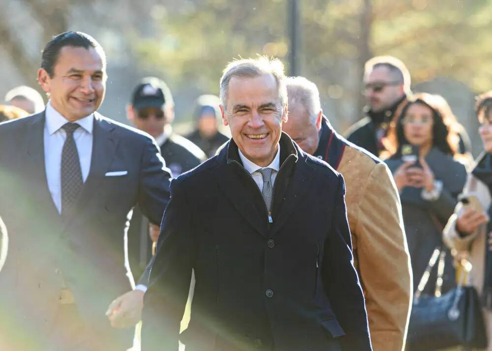 Premier Wab Kinew (left) has touted the province’s critical minerals as key to Prime Minister
Mark Carney’s economic sovereignty vision. (Mike Sudoma/ Free Press files)