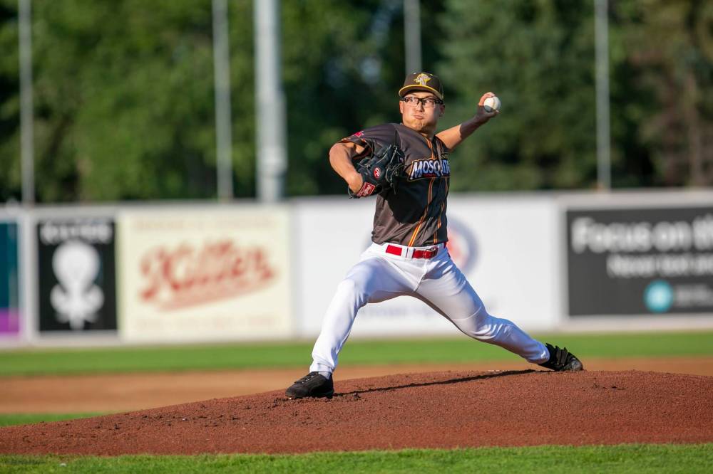 BROOK JONES / FREE PRESS
Manitoba Mosquitoes starting pitcher Ryo Kohigashi was staked to an early lead against the Lincoln Saltdogs on Friday night.