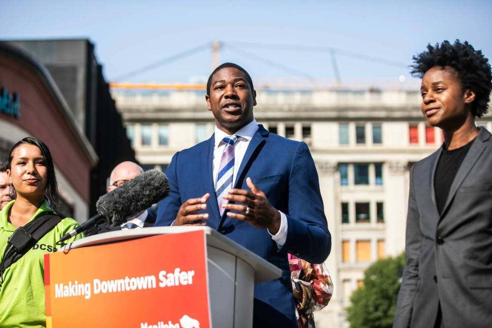 MIKAELA MACKENZIE / FREE PRESS
Manitoba Business Minister Jamie Moses announces new funding for downtown businesses on Tuesday.