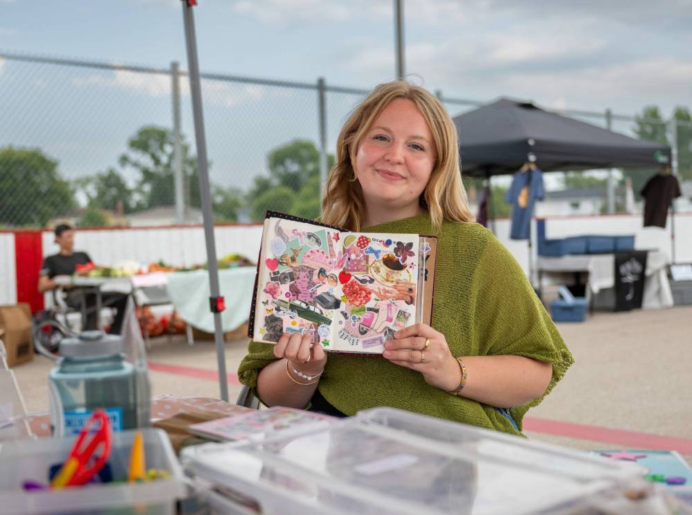 ROBERT LEE / FREE PRESS
Artist Katie Borgfjord runs Scrap and Yap, a weekly arts-and-crafts collage group.