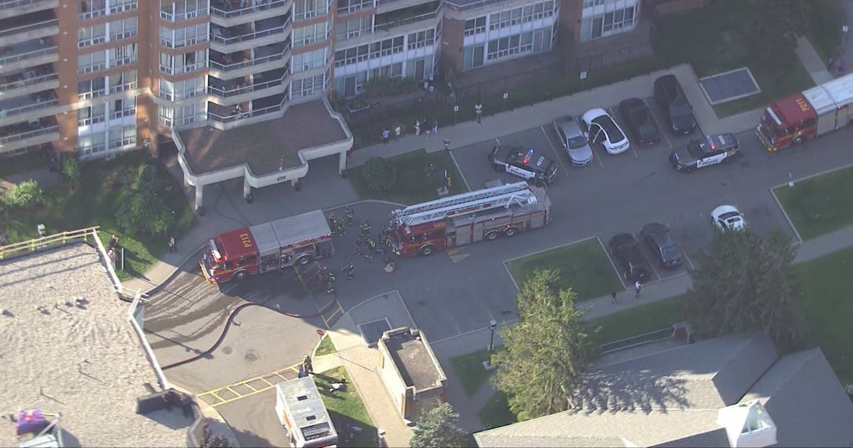 Scarborough apartment fire leaves 1 dead