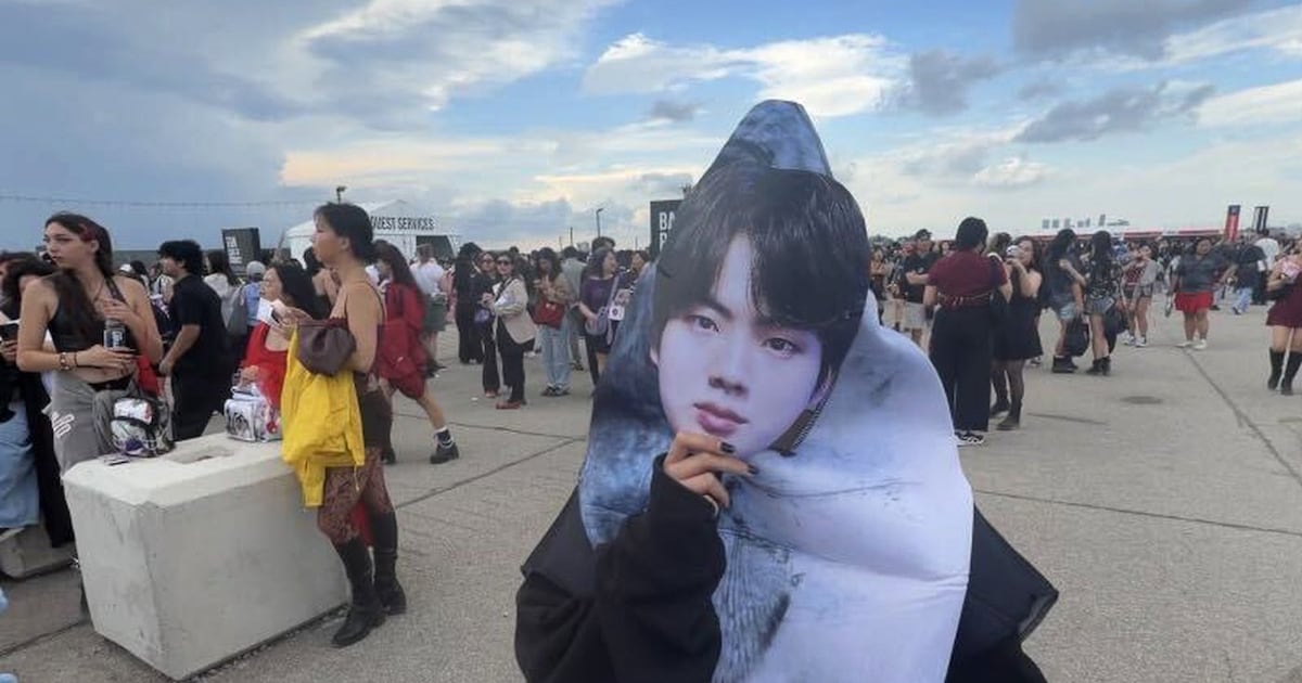 BTS Army descends on Rogers Stadium