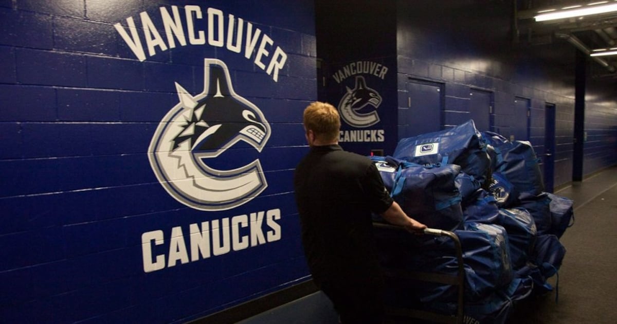 Canucks hire former Sharks, Blackhawks staffer as director of hockey strategy
