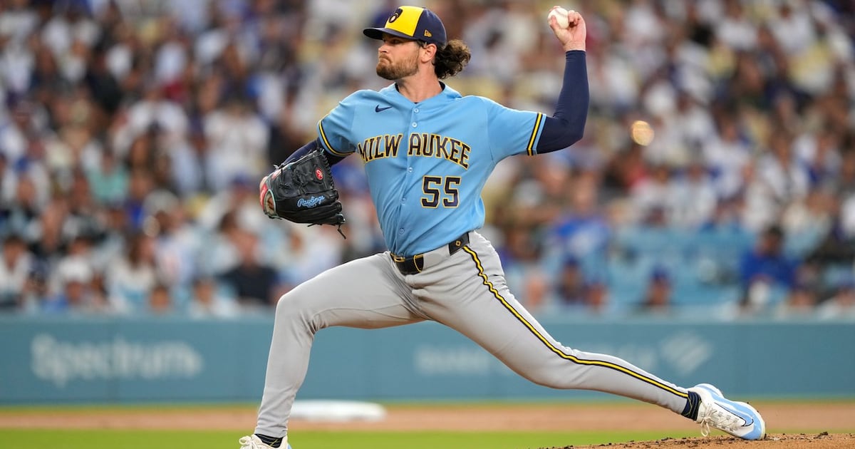 Milwaukee Brewers rally for three runs in ninth to beat stun Los Angeles Dodgers