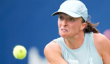 Swiatek, Alexandrova advance at National Bank Open in Toronto