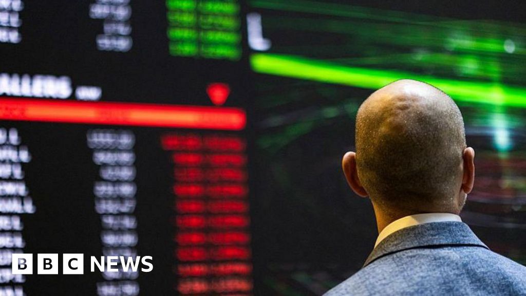 US long-term borrowing costs ease after government steps in - BBC