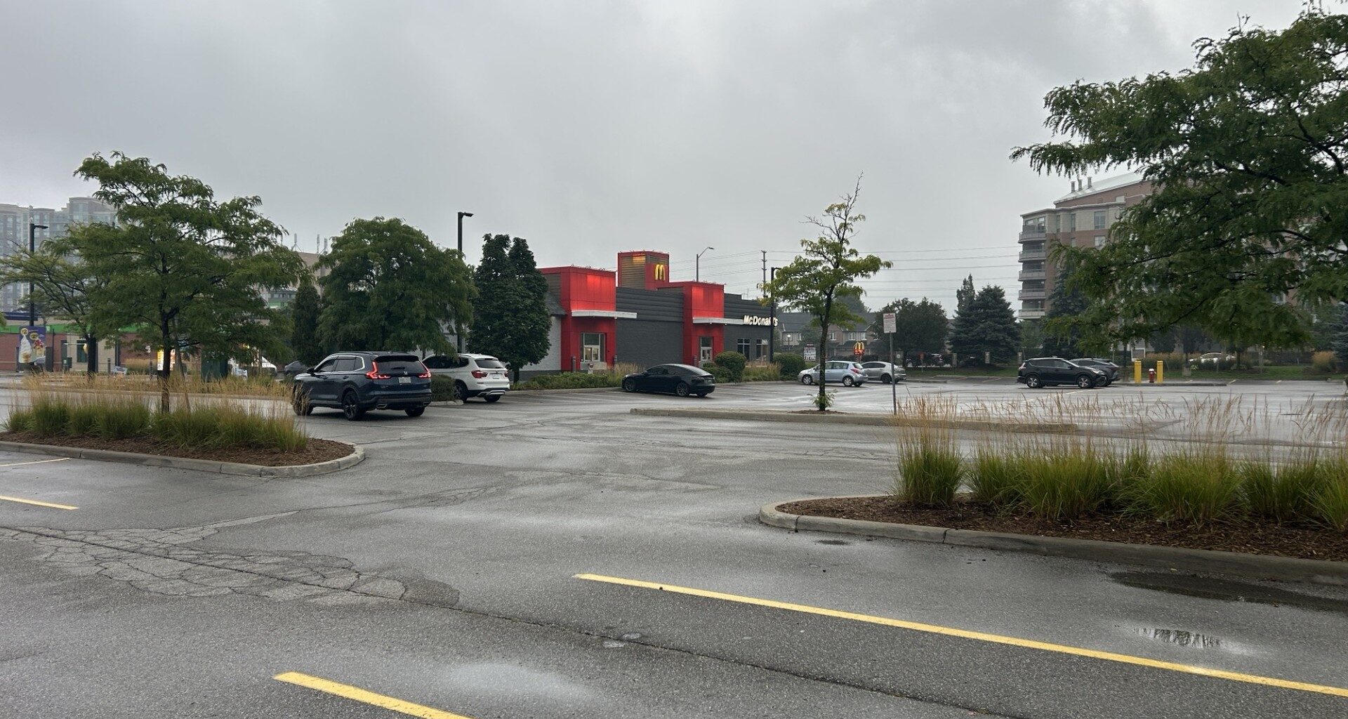 Woman seriously injured after being dragged by vehicle during parking lot dispute in Mississauga, police say
