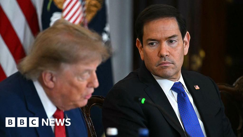 Trump scales up Cuban sanctions targeting state-run companies - BBC