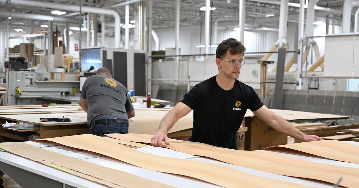 Canada trade: Ottawa to impose 25% cabinet import tariff