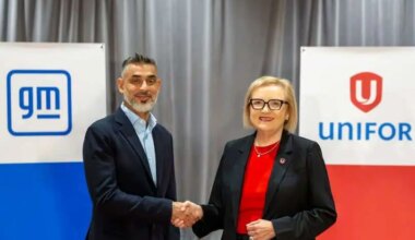 GM Canada President Jack Uppal and Unifor National President Lana Payne as talks begin on a new contract in Toronto