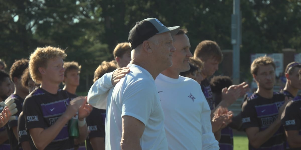 Furman men’s soccer honors Doug Allison, unveils College Cup banner