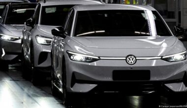 Germany news: Car industry hemorrhaging jobs