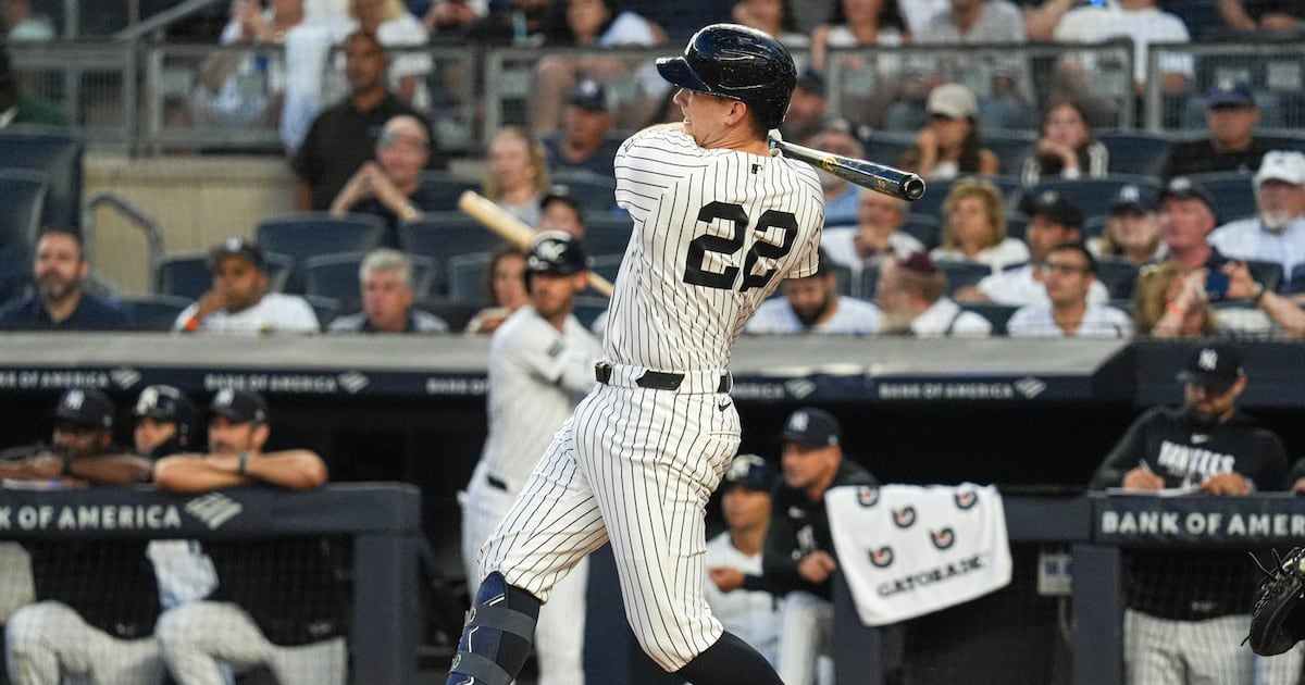 Cody Bellinger hits a tiebreaking double in the 7th inning as the New York Yankees beat the Houston Astros 9-3