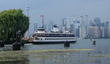 Scam websites selling ferry tickets, City of Toronto warns