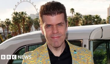 Perez Hilton recovering in hospital after reports he self-harmed during livestream - BBC