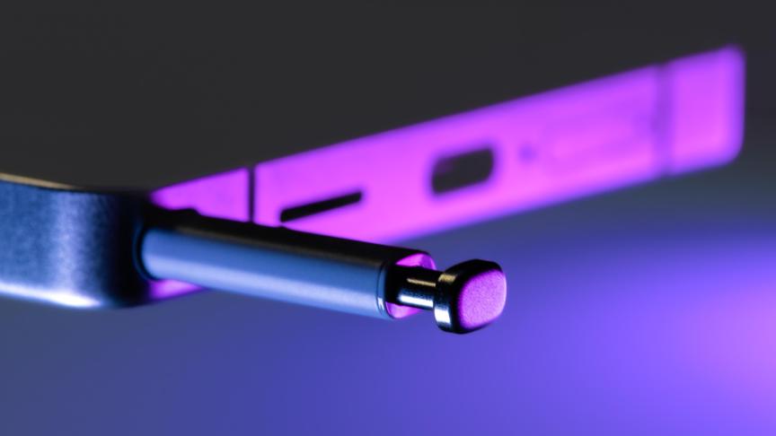 The S Pen sticking out of the bottom of the S25 Ultra