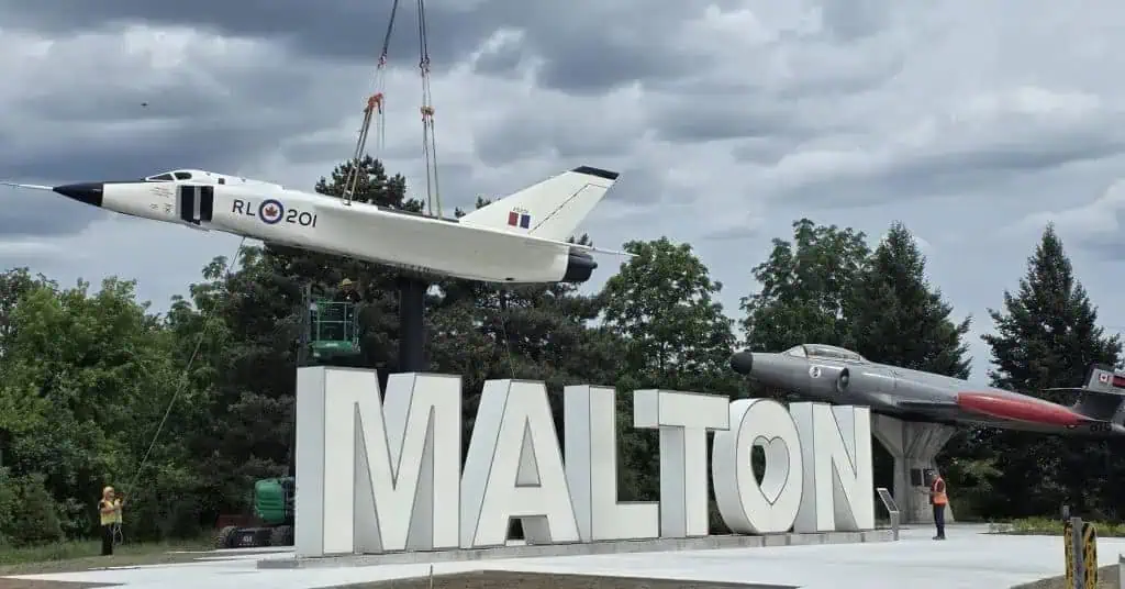 avro arrow replica officially unveiled in mississauga.